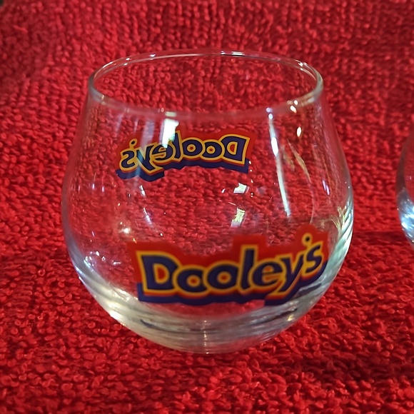 Set of 2 Dooley’s Shot Glasses in fantastic condition - Picture 6 of 7